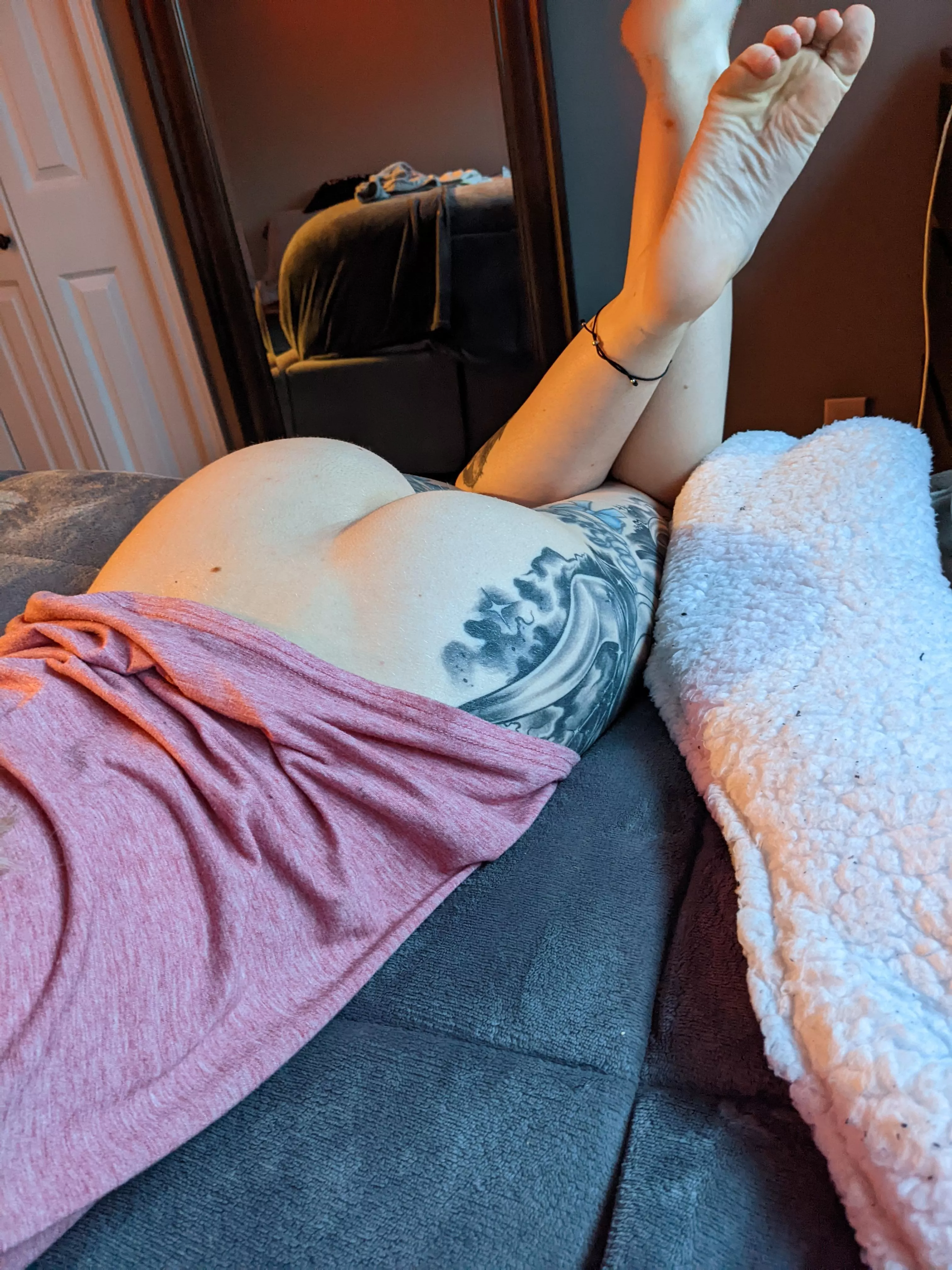 just lying around (f) posted by wefucktogether69