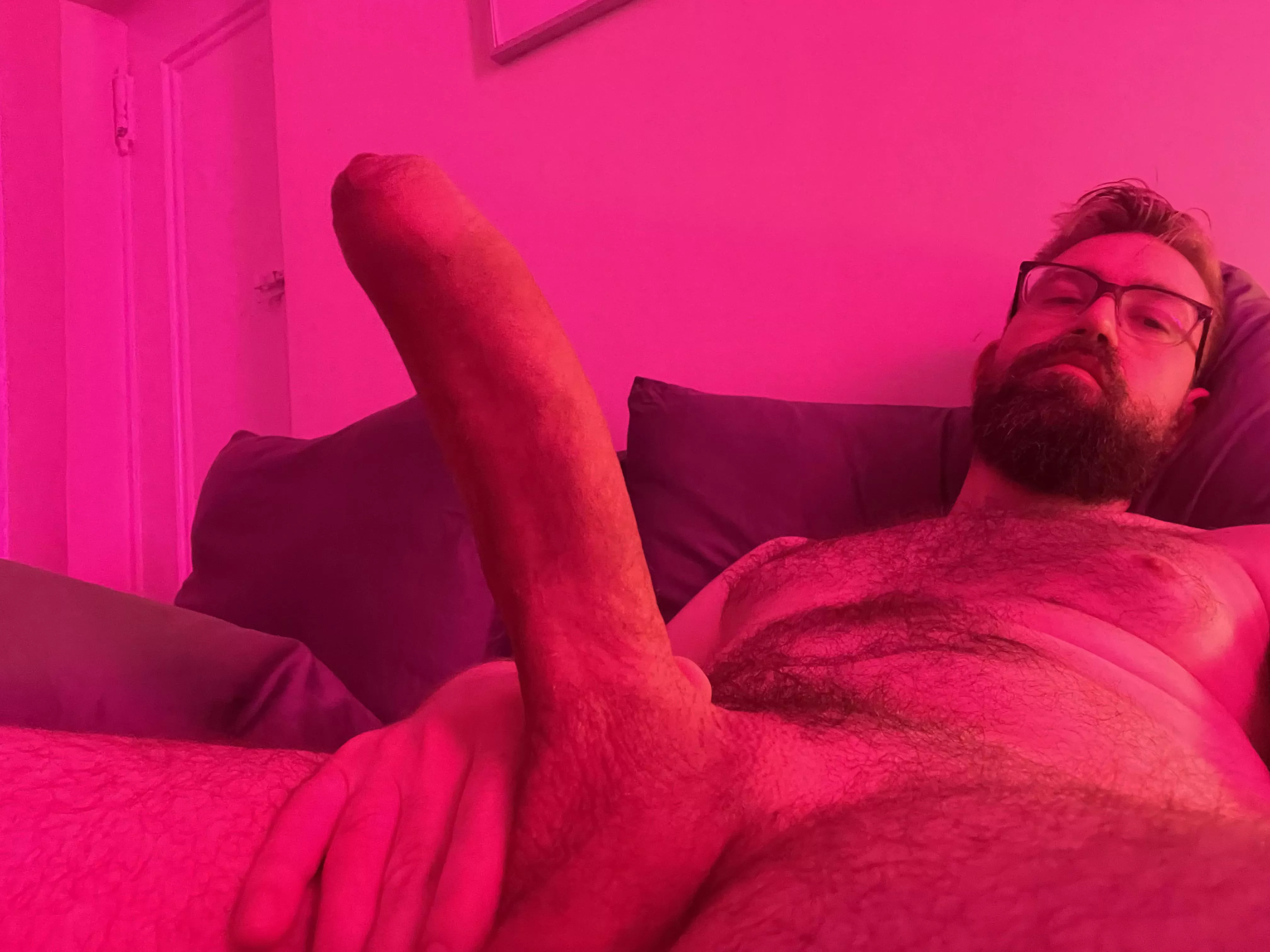 Just [m]e being bi and horny as usual. How’s everybody else doing? 🥴 posted by thenincompooped