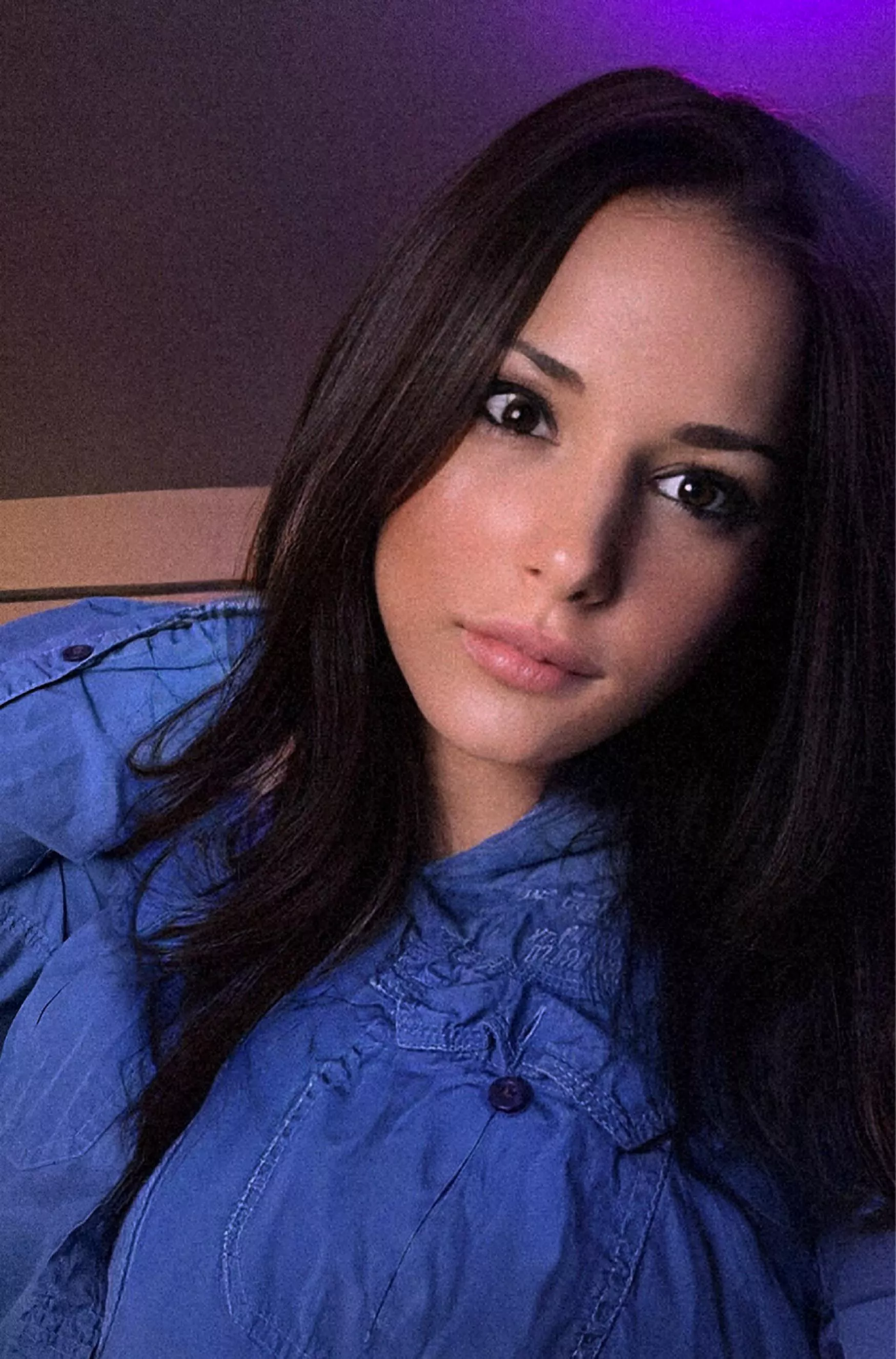 Just my boring half Uruguayan face again ! lolll 🙈 posted by digitalnerium