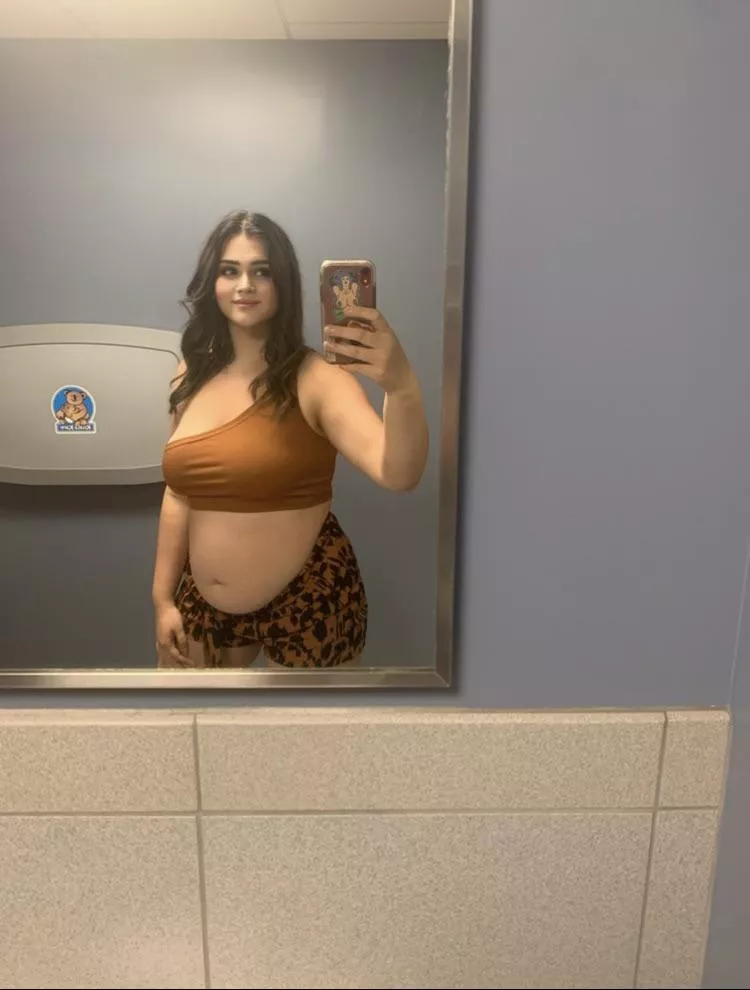 Just out running errands 🥰 posted by xxxnaughtymeg