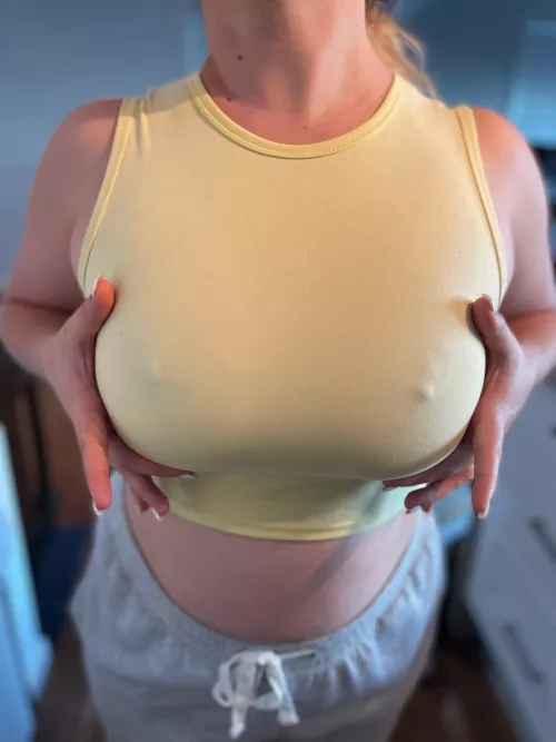 Just poking about in my kitchen looking for a snack by emmy_blaise