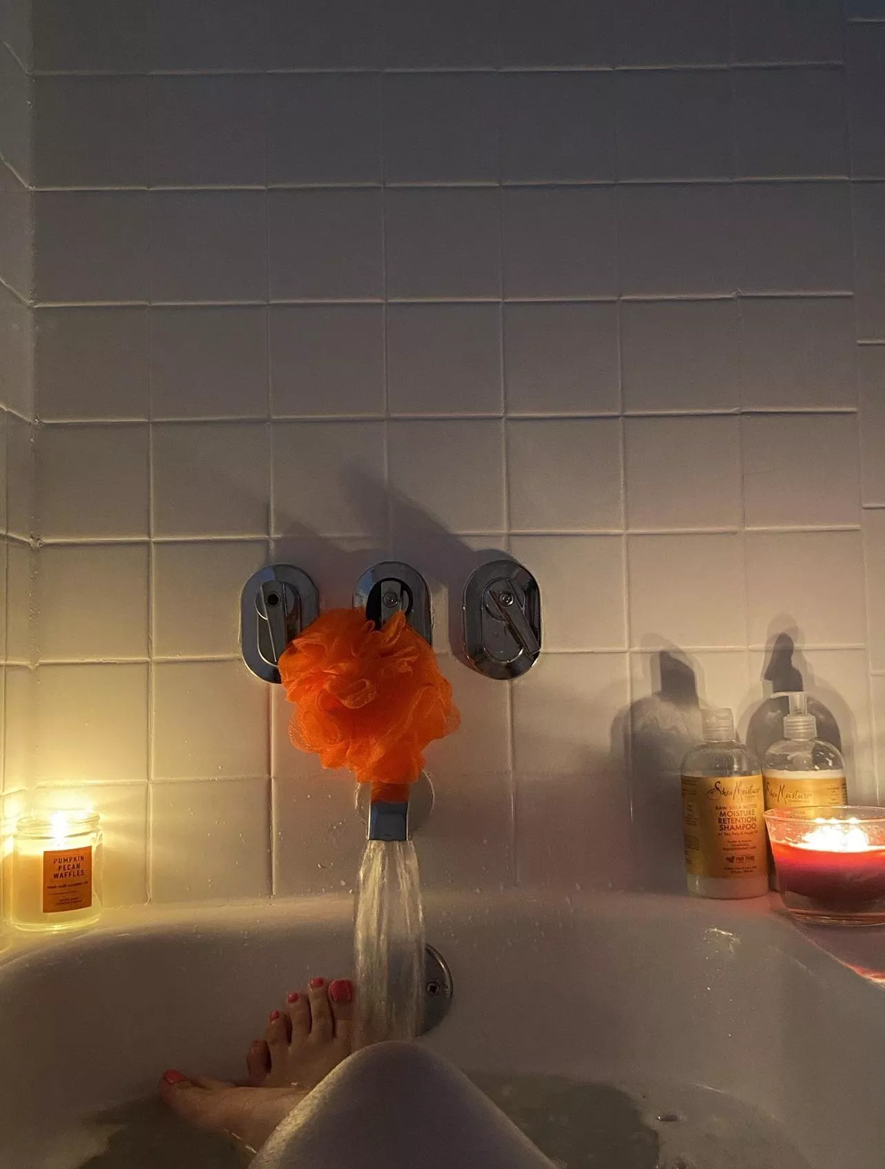 Just some tub action. 💕💖 posted by Night_Crawler27