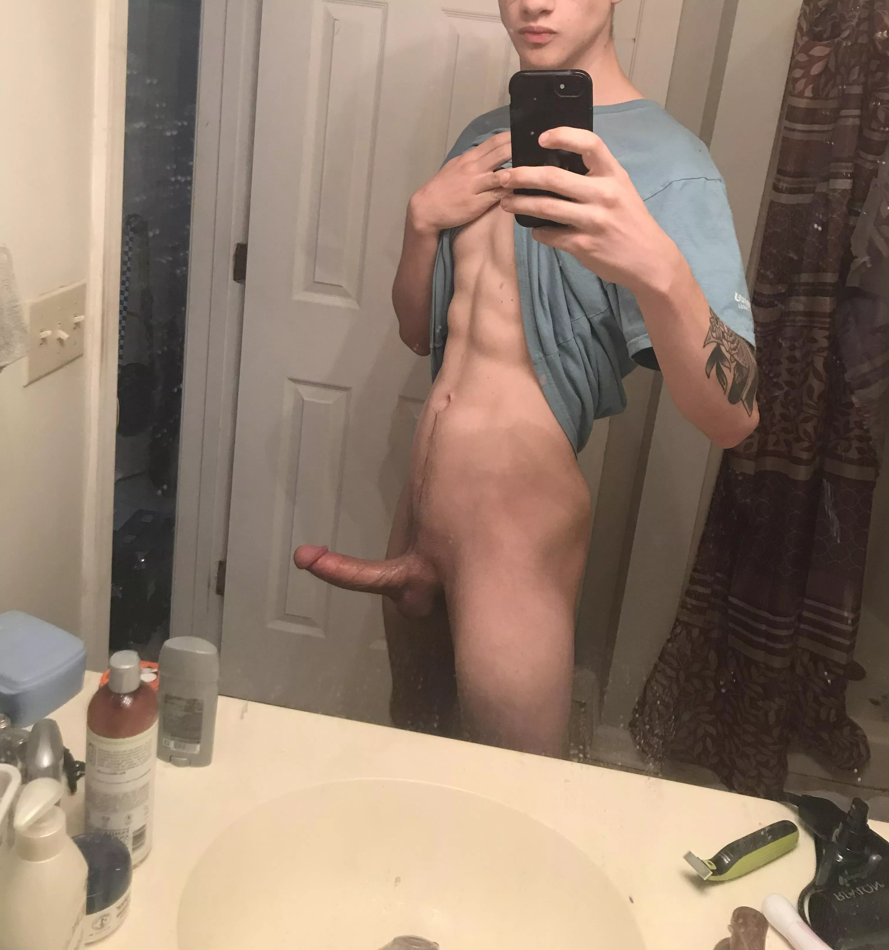 just stopping by 😊 posted by Total_Flamingo4086