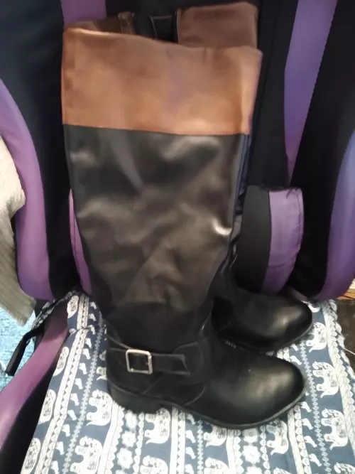 Just thrifted these from work $5.00 with my discount. (I work at a Value Village) by hayley1337