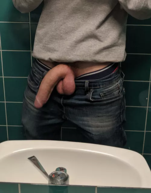 Just turned 18 so can finally post lol by qwertiezz