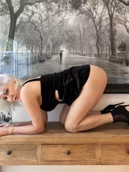 Just waiting around by TheGoldenGilf