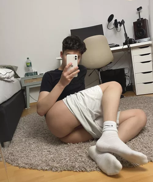 just wanted to show off my butt by thajuicyboi