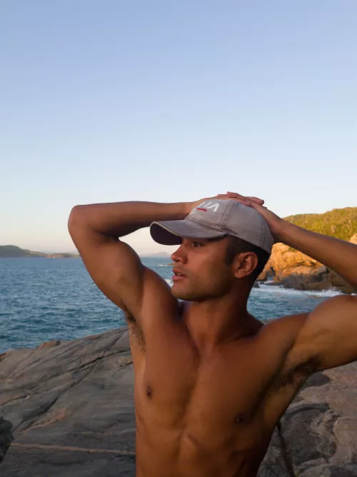 just watching the sunrise and showing off my pits lol by brbr003