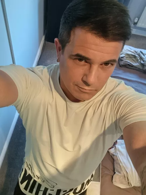 just your average 48 year old uk male by Markie_G3012