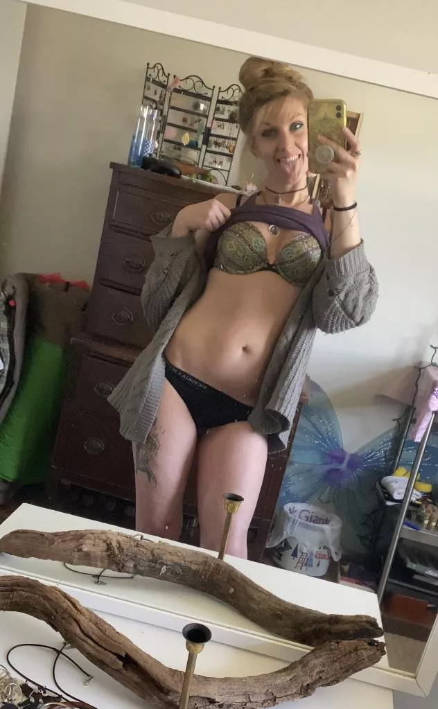 Just your average milf supsup posted by NoraVines