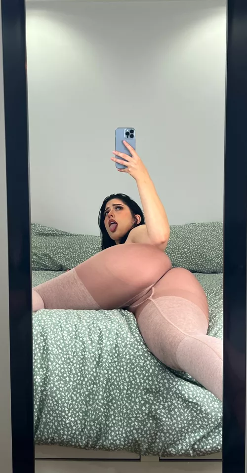 Just your typical female reddit enjoyer by StyxHips