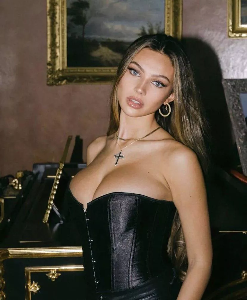 Katarina deme is so hot posted by ambush637