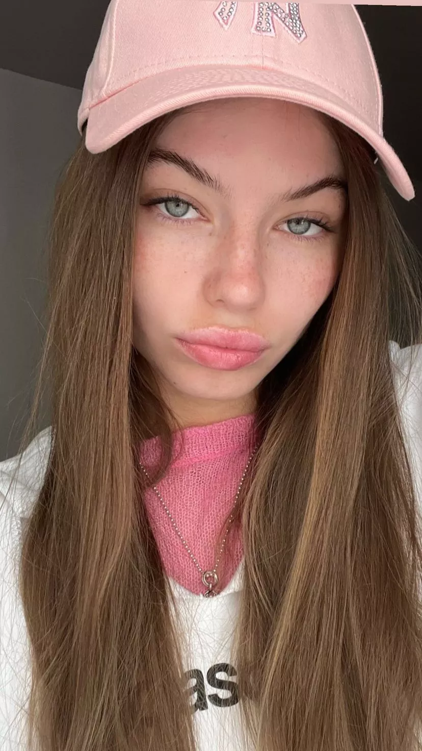 Kate Li 2022-03-24 posted by LawnOfTheRay