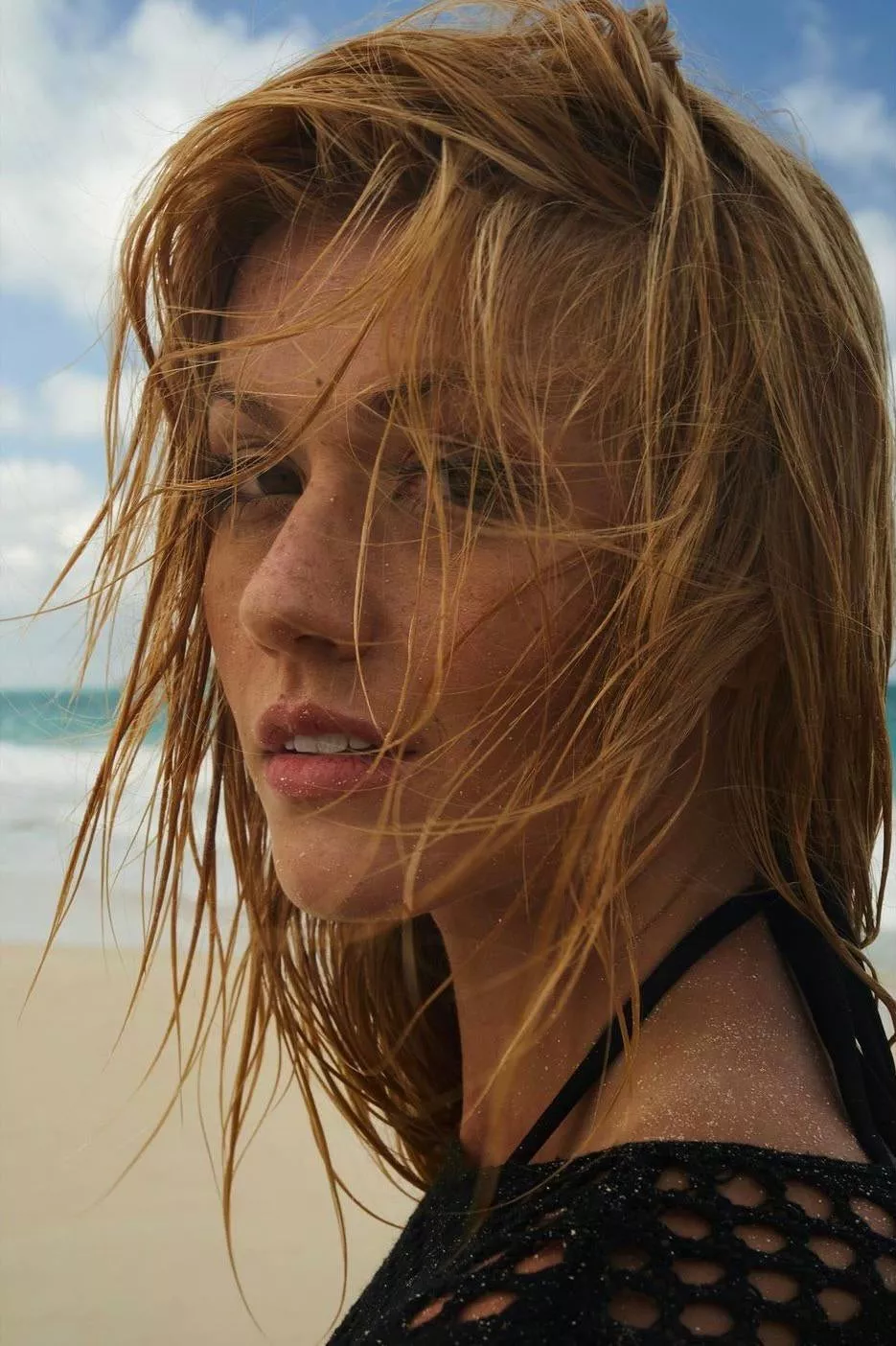 Katherine McNamara posted by ononothimagen
