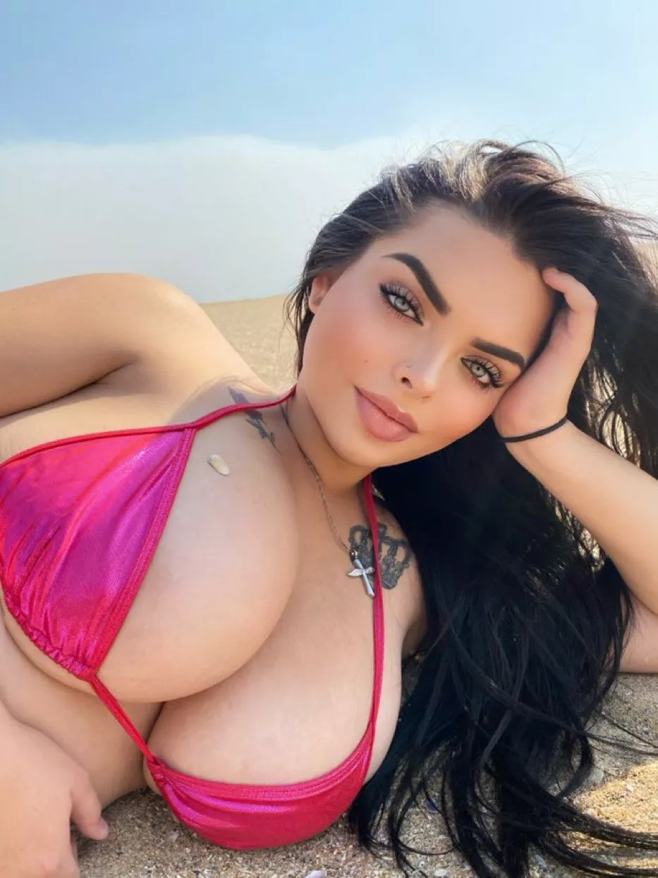 KayIee on the beach posted by BimboSimp