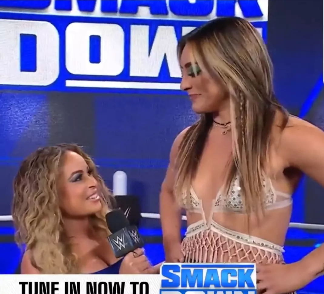 Kayla welcomes Raquel to Smackdown posted by Jobbers101
