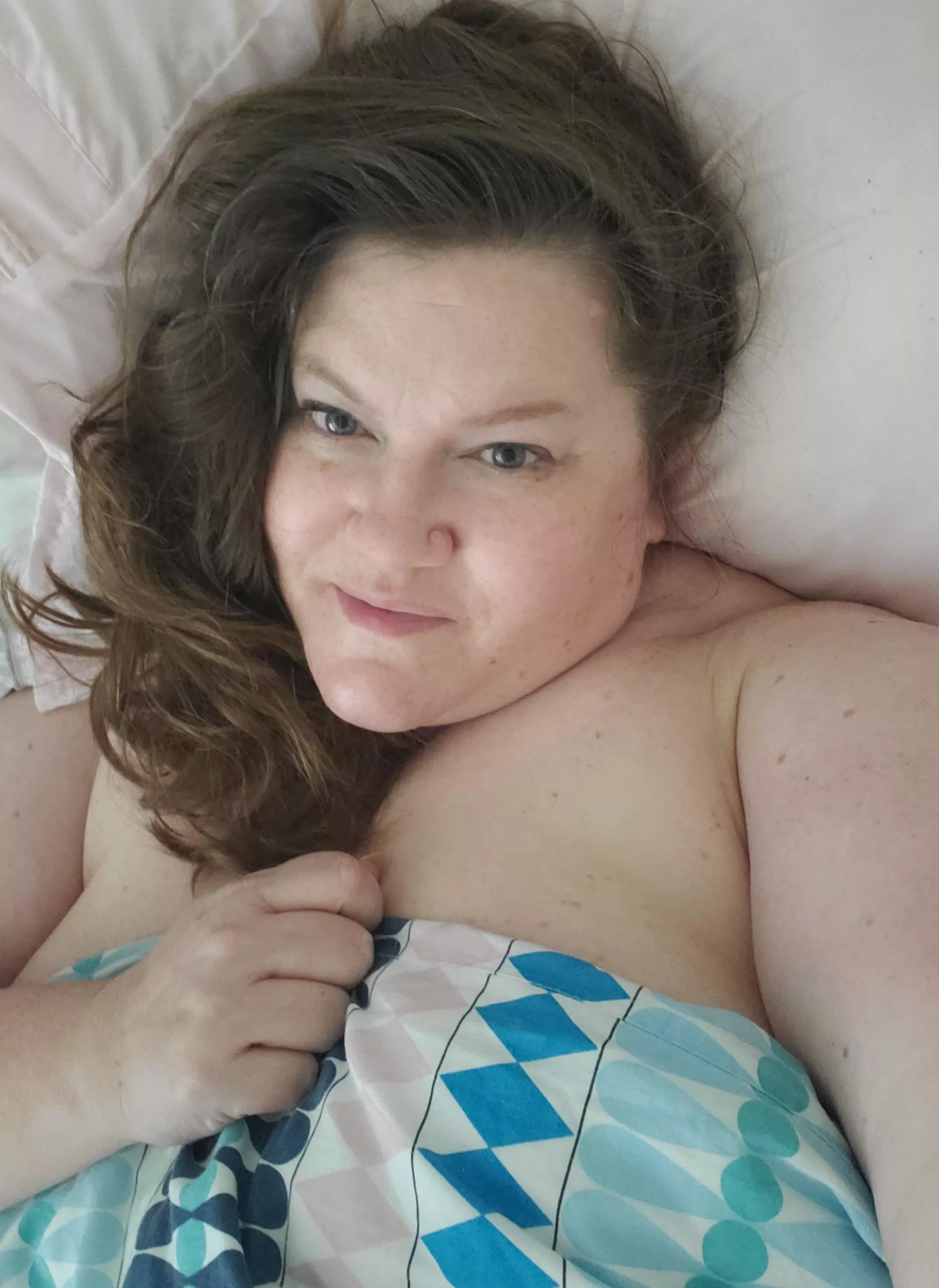 Keep me warm and a smile on my face 💋[F49] posted by Lavender_Lush72