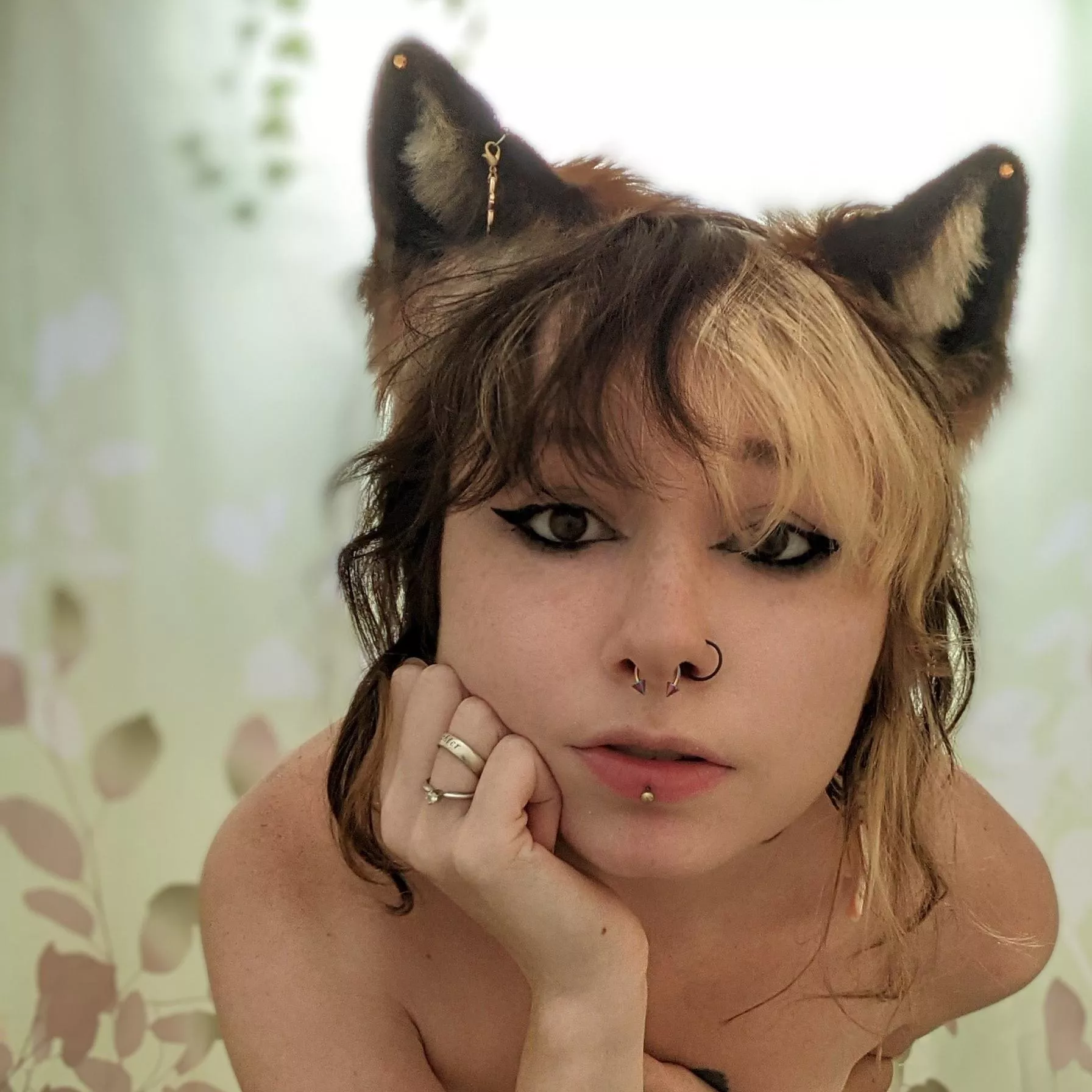 keep talking, I'm listening posted by Lil_Peachy_Fox