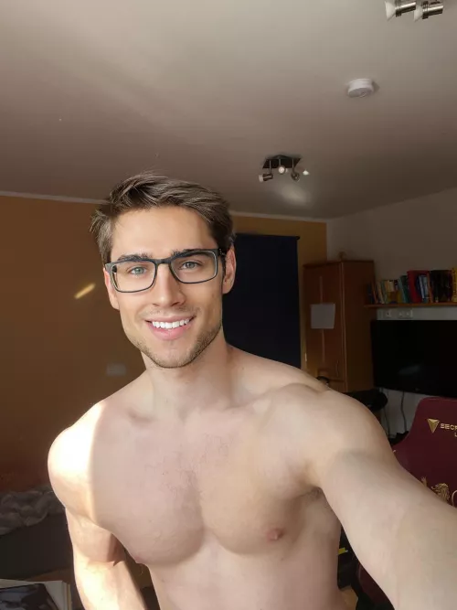 Keep the stubble? by jonasheimof