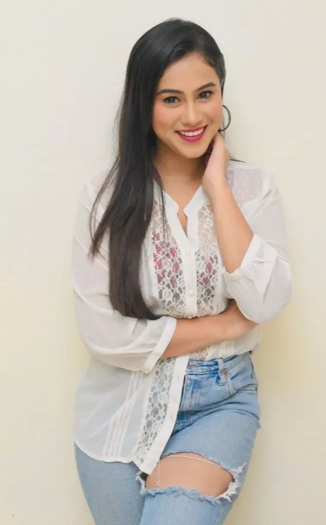 Khushi khan posted by GOR098