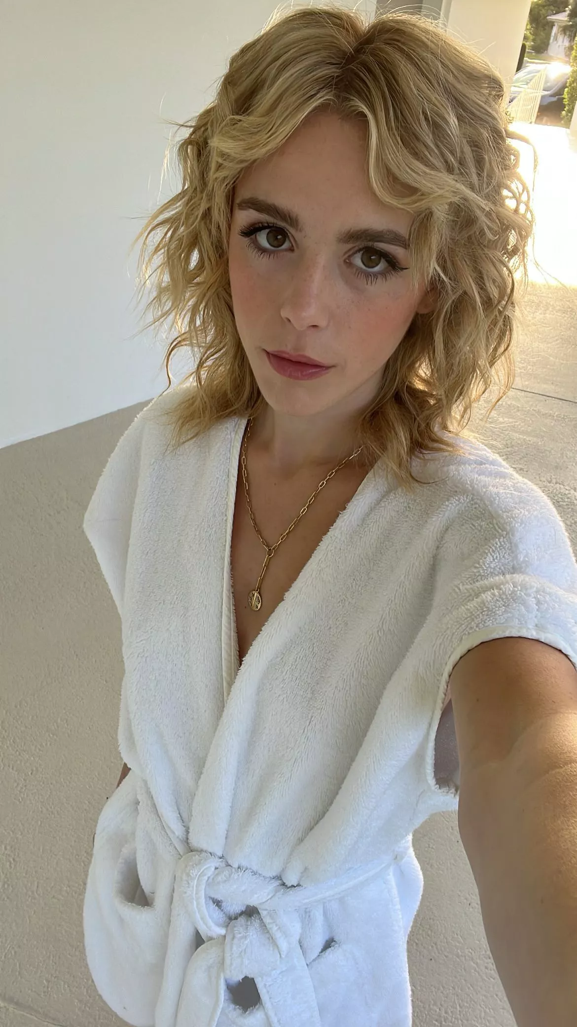 Kiernan Shipka posted by Shart_Shark