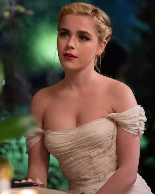 Kiernan Shipka by isaacbrownson