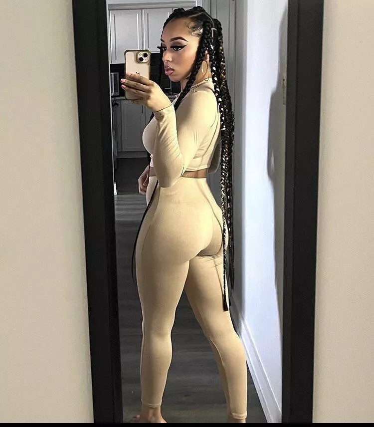 kik johndoeee26 Trib this please😩😩😩 posted by bandobabyyy23