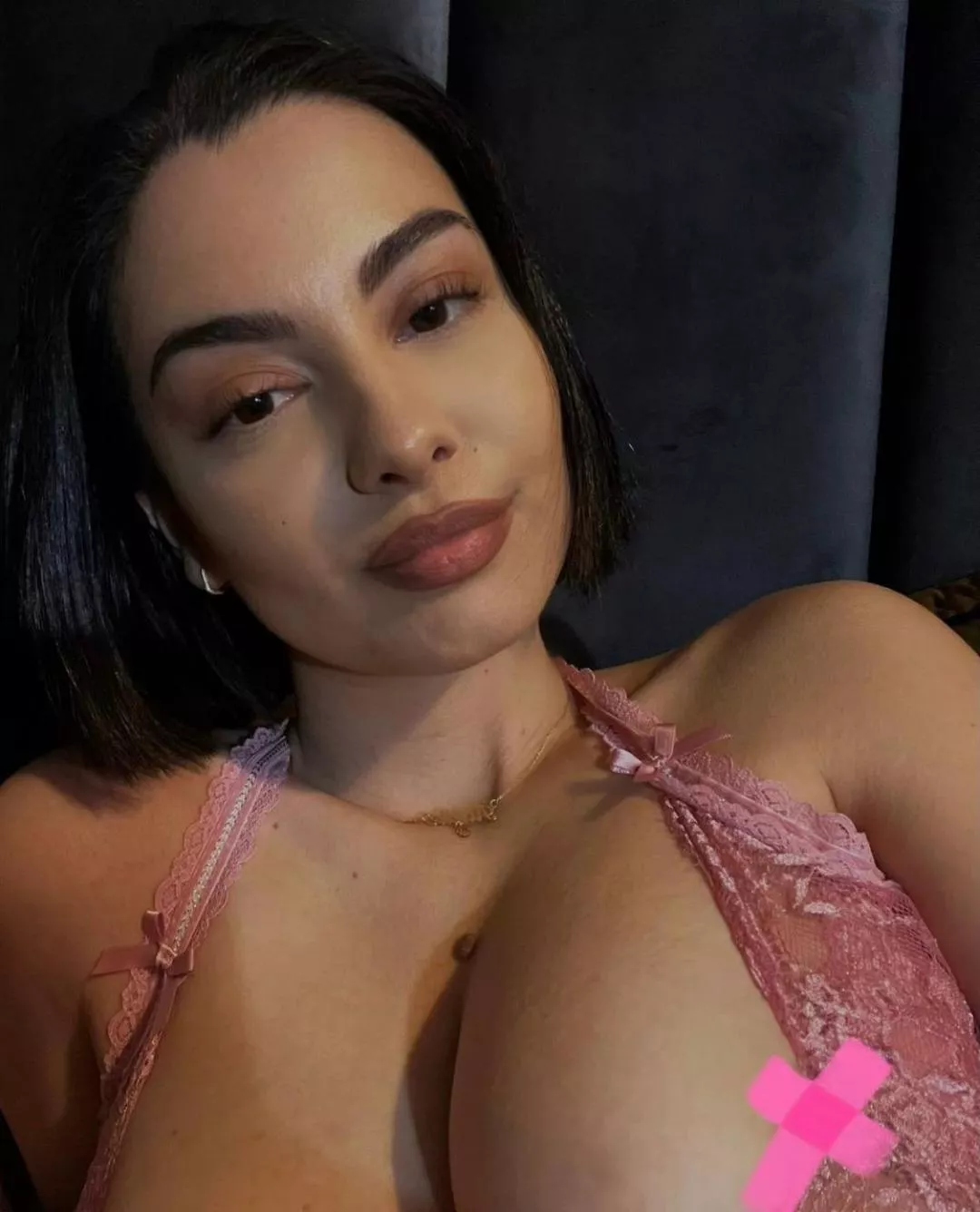 [Kik pzahhh feeding this busty slut to a Bud who has second screen send a vid to start posted by redditorbased