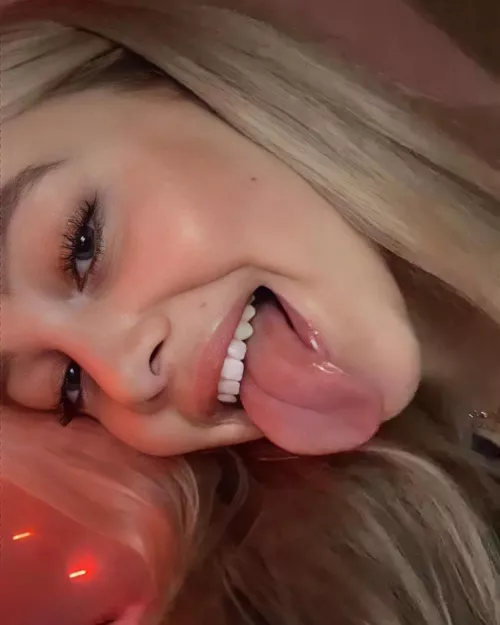 [kik- sobtar] Trib my bestfriend and lets see her reaction! by keftro22