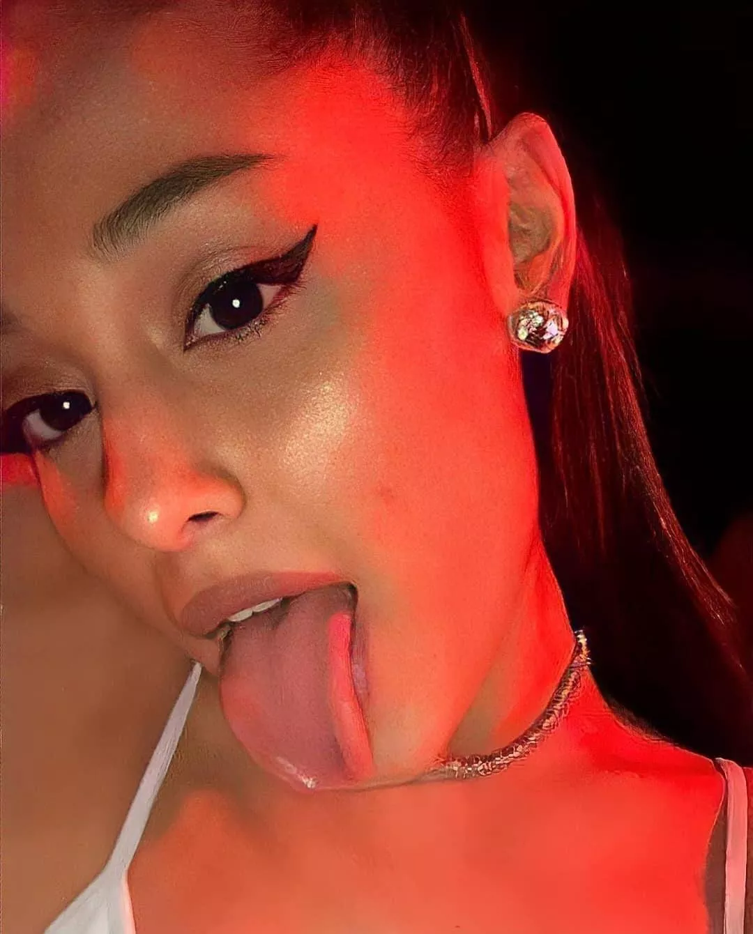 [kik tribhook ] anyone with a 2nd screen horny? Cum play. I’m feeding random pics and doing jerking games. Trib this pic to begin the feed. Kik is tribhook posted by triptrip808