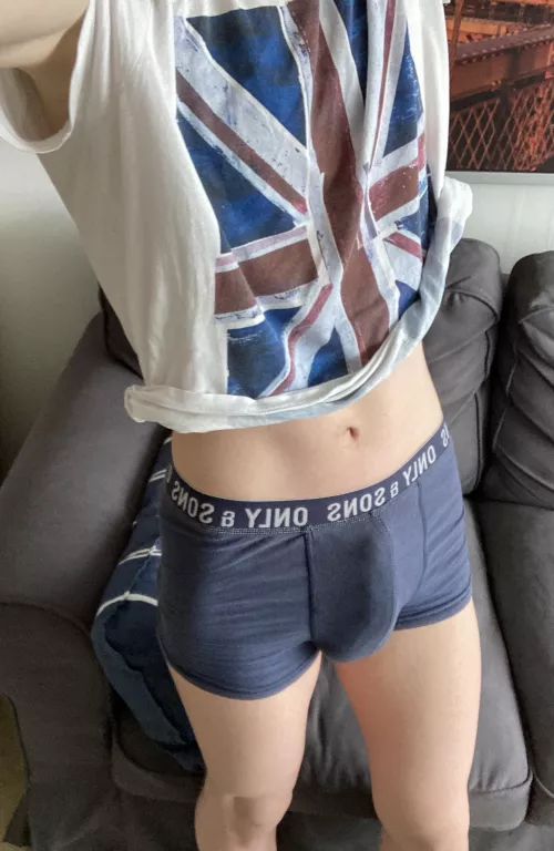 Kind of a crop shirt xd by daviepeaks