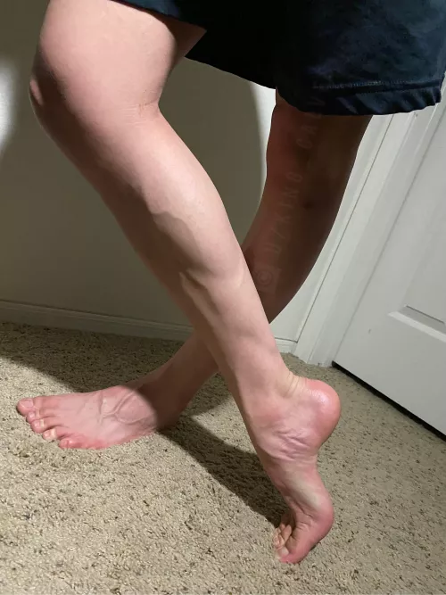 Kind of a different pose. Hope a tones prettyboy is fine here 🧡 by King_Calves