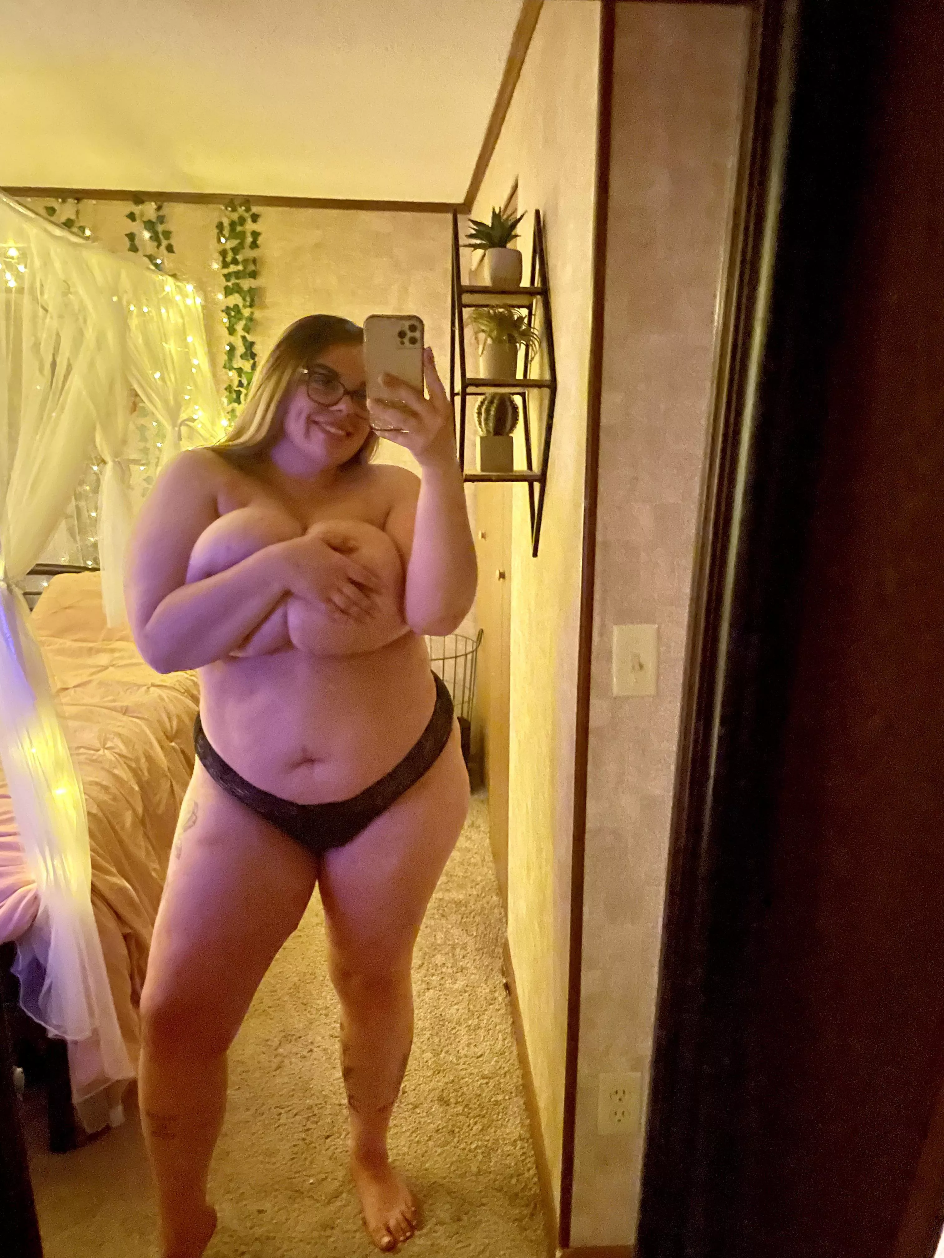 kind of a handful 😈 posted by bustybbybre