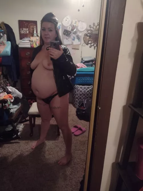 Kinda full by Midwestchubbygirl