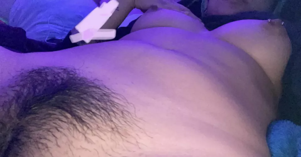 Kinda regret trimming it so short but the bush will make it’s comeback 😏😉 by knowfacehaze