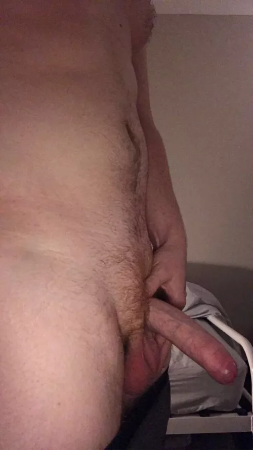 Kinda tipsy and horny rn. Dm me by label-m