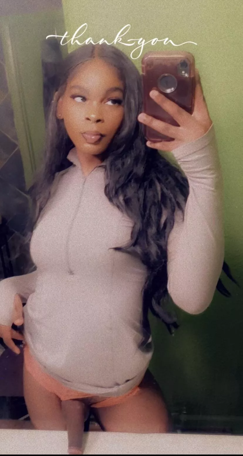 Kiss me or it? posted by Jasdaslutt