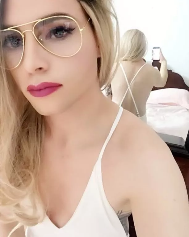 Kiss my lips 💋 or somewhere else? Where would you start? posted by kyliestarr59988