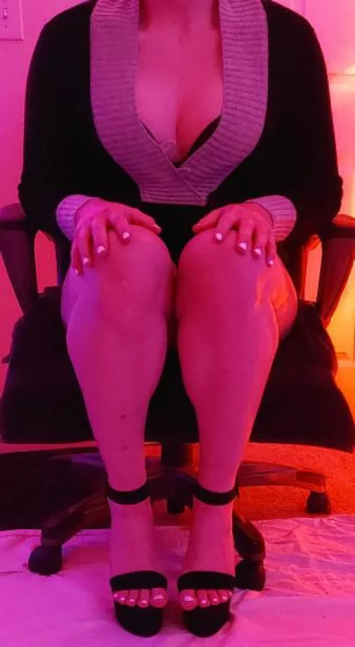 kiss my toes and I might let you suck my cock by ressosii