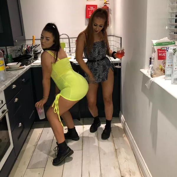 Kitchen Party by tbblkfbigs