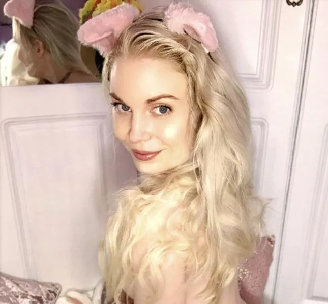 Kitty wants to play! posted by ittybityprettykitty