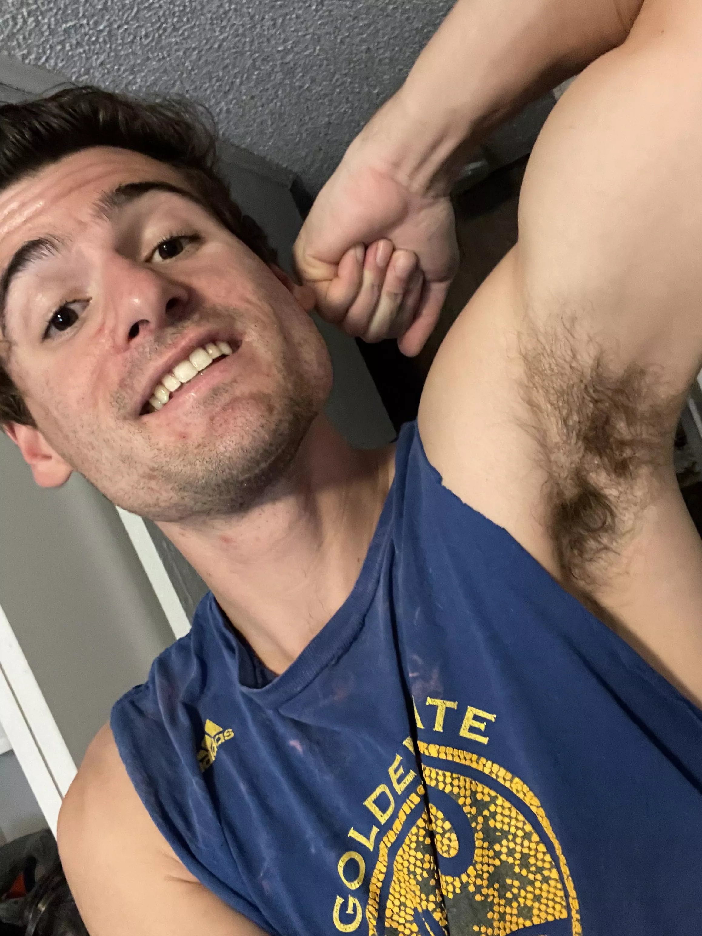 Knows your looking posted by Eatme735