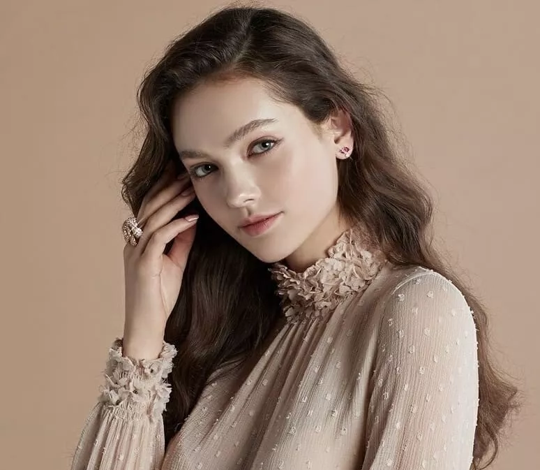 Kristi Sirenko posted by Stargazer-2893