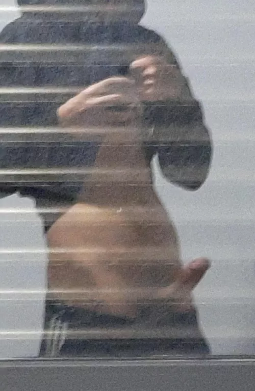 Lack of mirrors by sr92_48