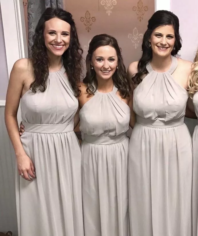 Ladies at a Wedding posted by rikkux2
