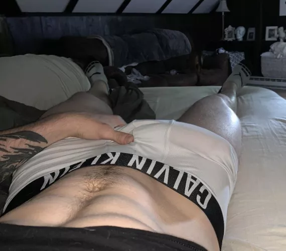 Ladies , if you were in room service and you walked in on this , what would your first thoughts be? by Mysterious_Bench2597