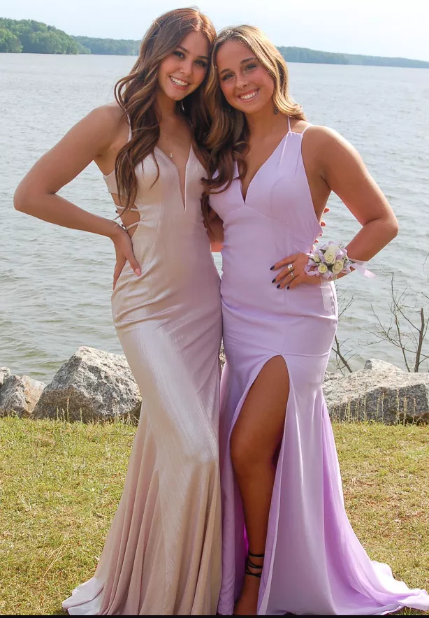 Lakeside dresses posted by Chaturbater1