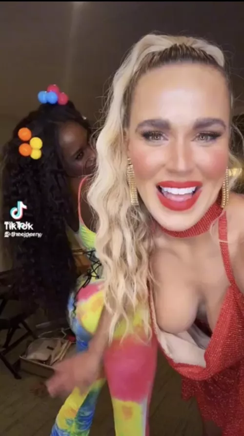 Lana 🍒👀 by anastasios011