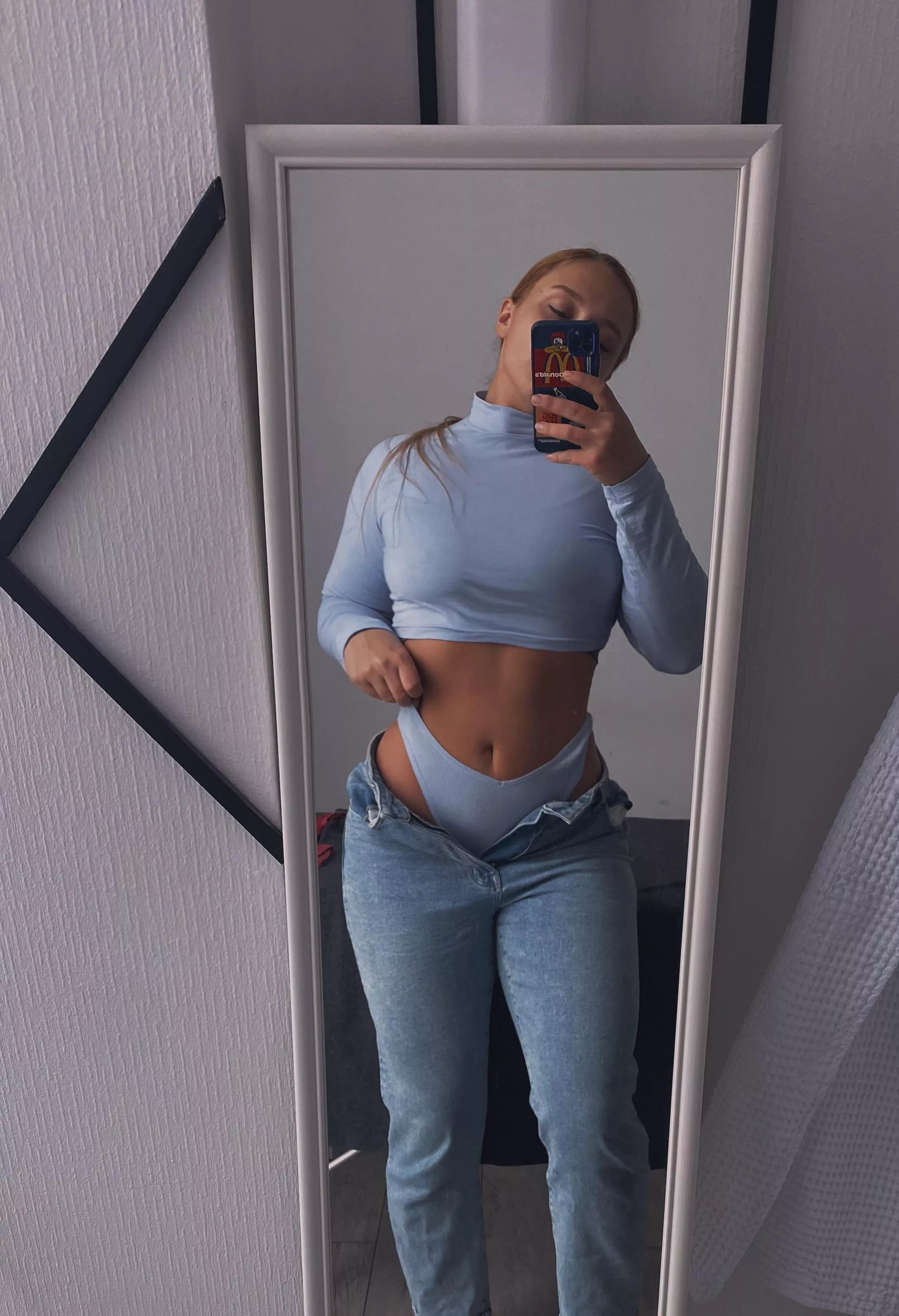 Lana (@sunnypeachh) [instagram] posted by Sunnypeachhh