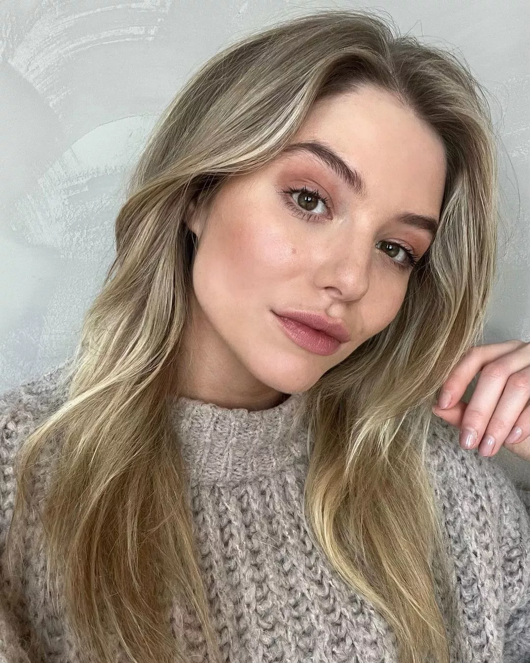 Lara Giesing posted by Blu3Jell0P0wd3r